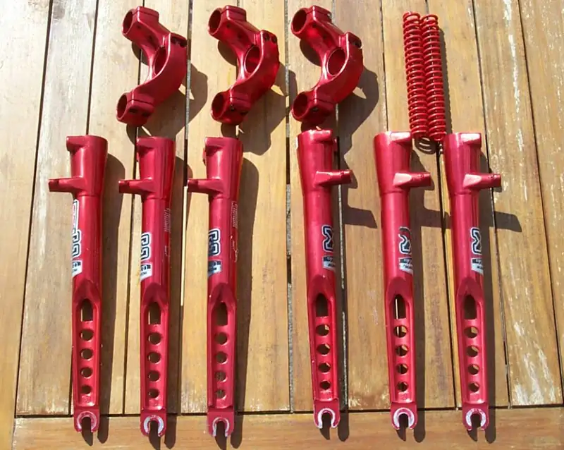 Marzocchi XC700 fork red 3