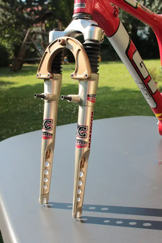 Marzocchi XC700 fork silver, titanium or gun metal blue (full rebuild)!!