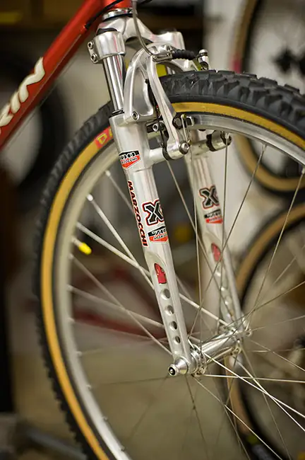 Marzocchi XC700 fork silver, titanium or gun metal blue (full rebuild)!! 6