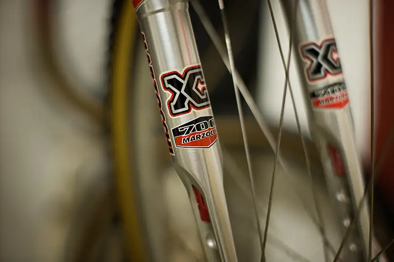 Marzocchi XC700 fork silver, titanium or gun metal blue (full rebuild)!! 5